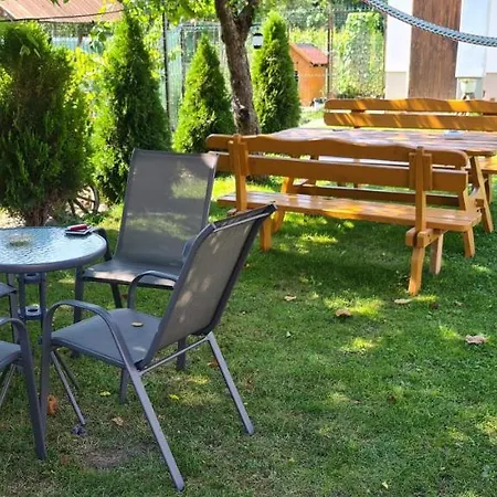 Garden Vendeghaz * Morareni