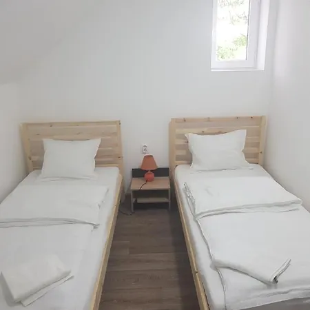 Guest house Garden Vendeghaz Morareni